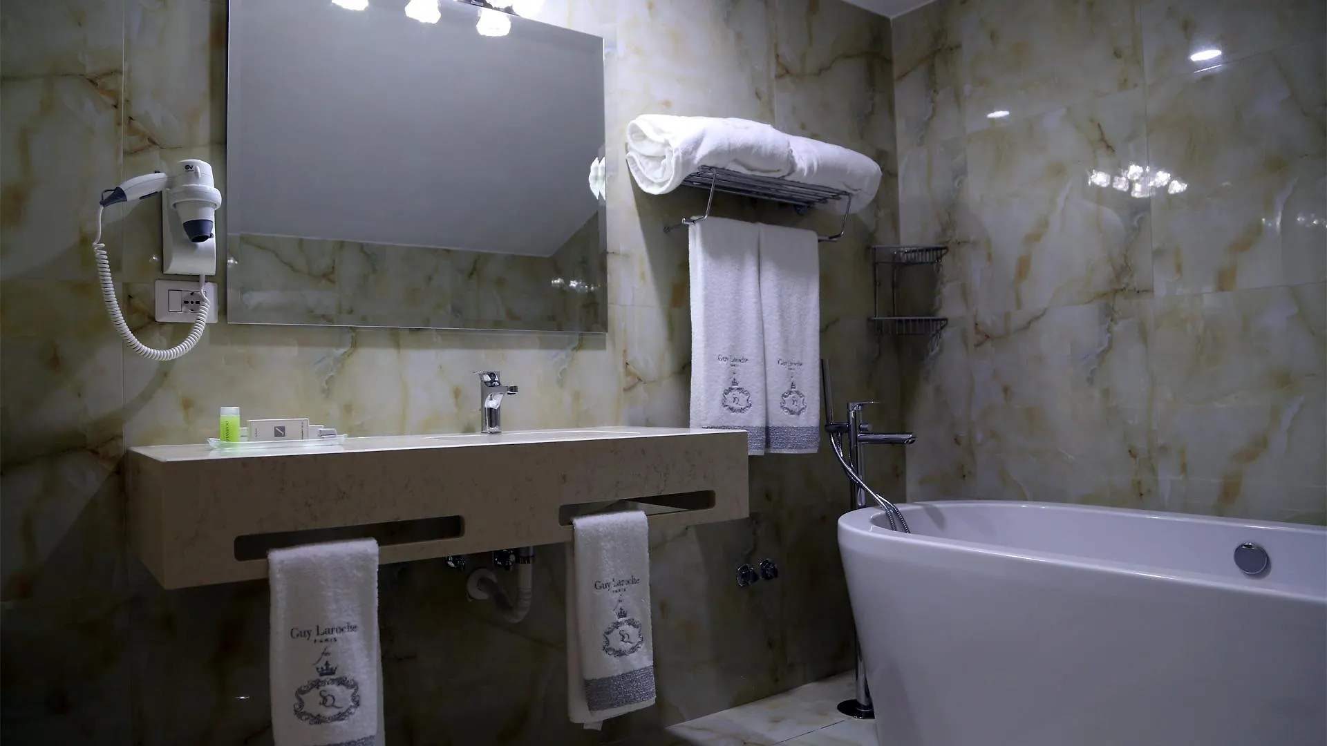 Santa Quaranta Premium Resort Sarande